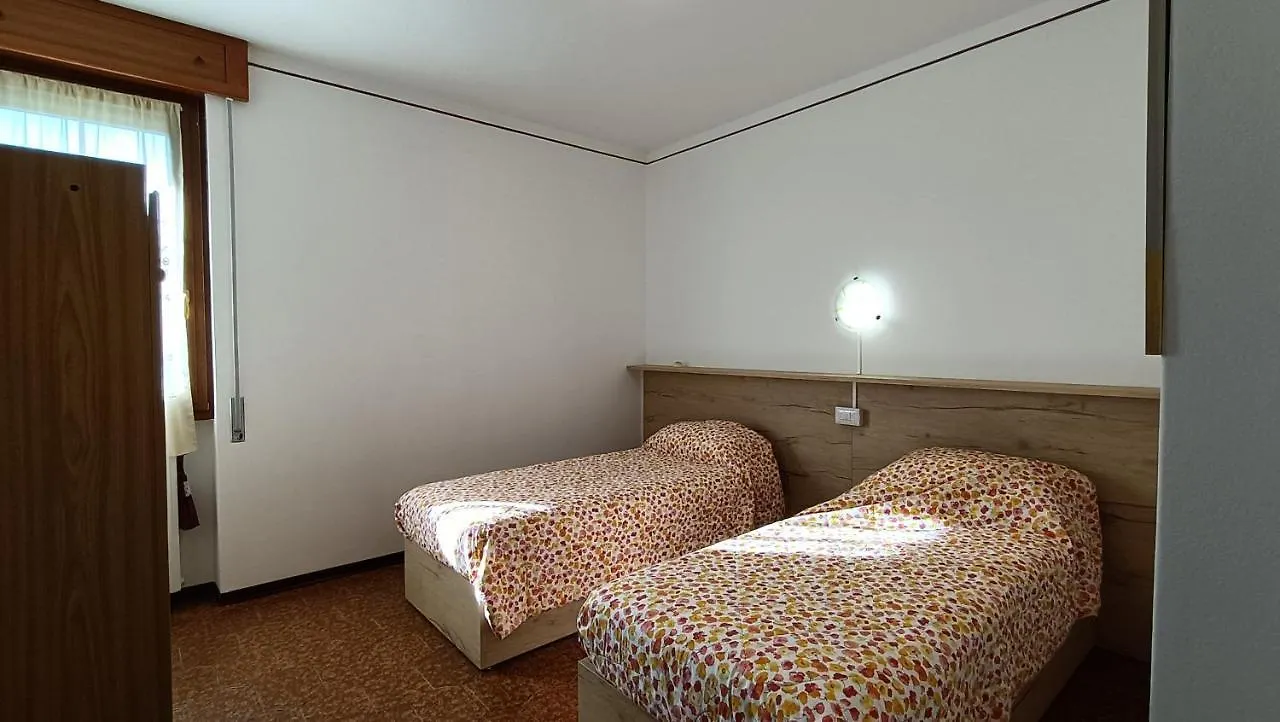 Apartment With Garden, Lake View And Parking - Larihome A15 도마소